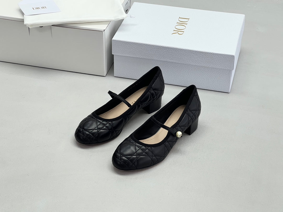 Shoes Dior Canvas Ballet Flats with Criss-Cross Strap and Pearl Buckle ballet flat leather vintage style