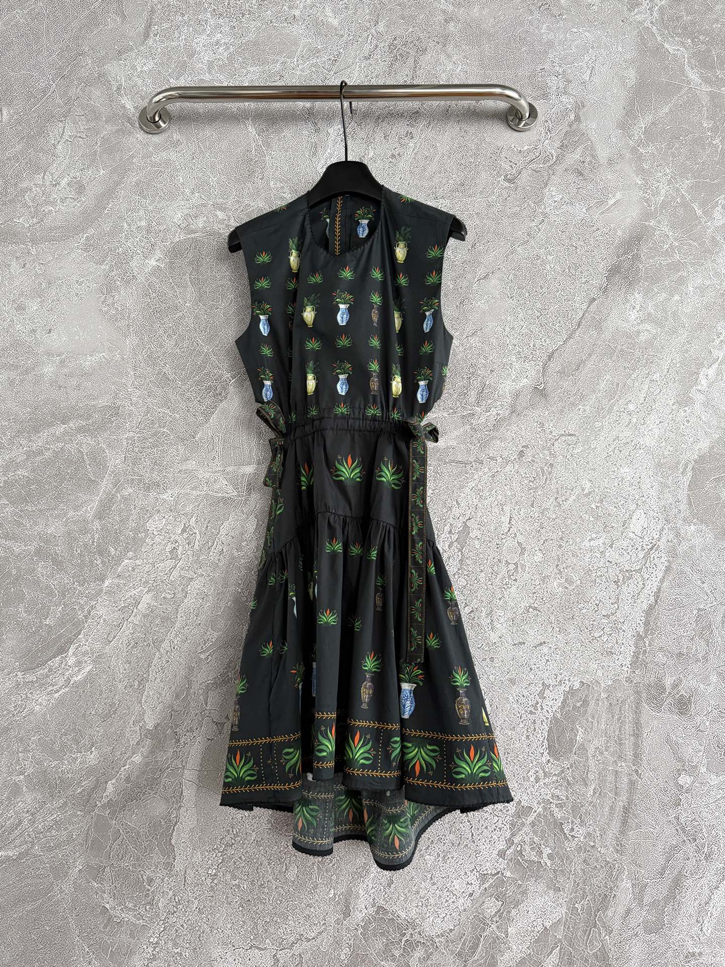 Agua cotton mini dress back-button ruffles sleeveless black floral print cut-out adjustable-waist 2505049Agua