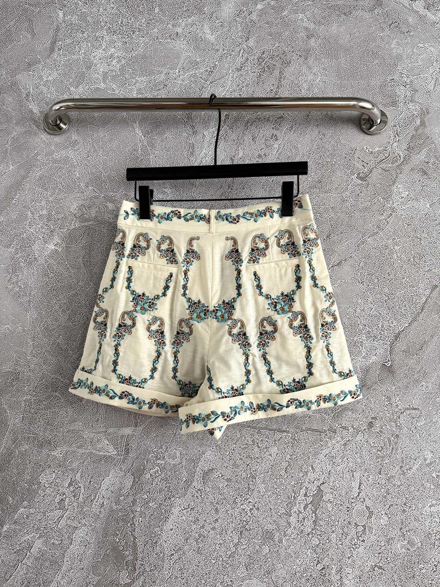 Agua linen vest shorts set beige embroidery flower wrap tops V-neck sleeveless zipper 2506073agua