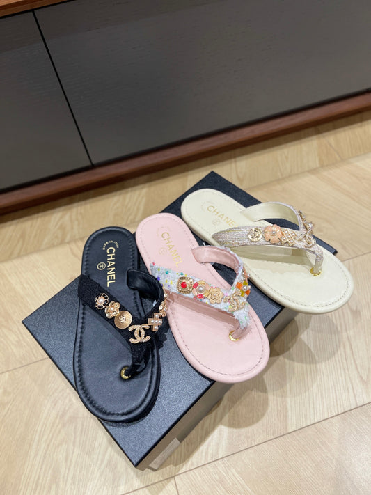 Chanel Summer Slipper flip flops Flat Leather Sole rhinestone Metal Logo black pink beige 2504052CH