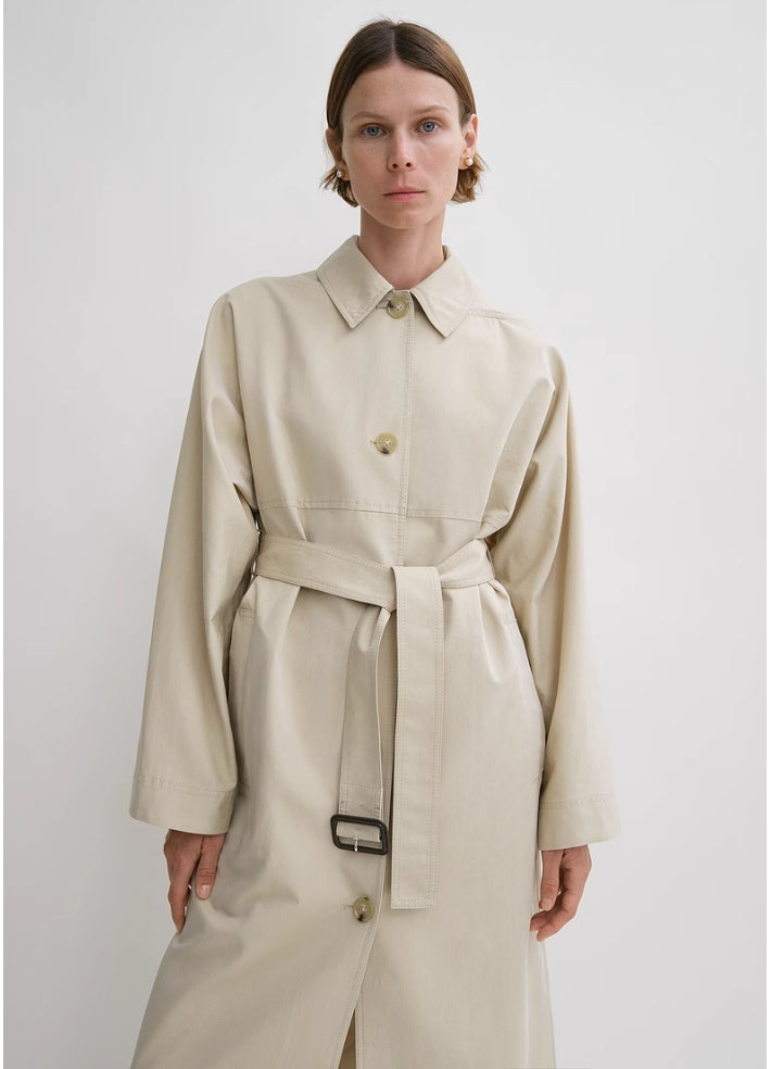 Toteme belted trench coat sand beige cotton classic collar long sleeves detachable belt pockets 2410026TT