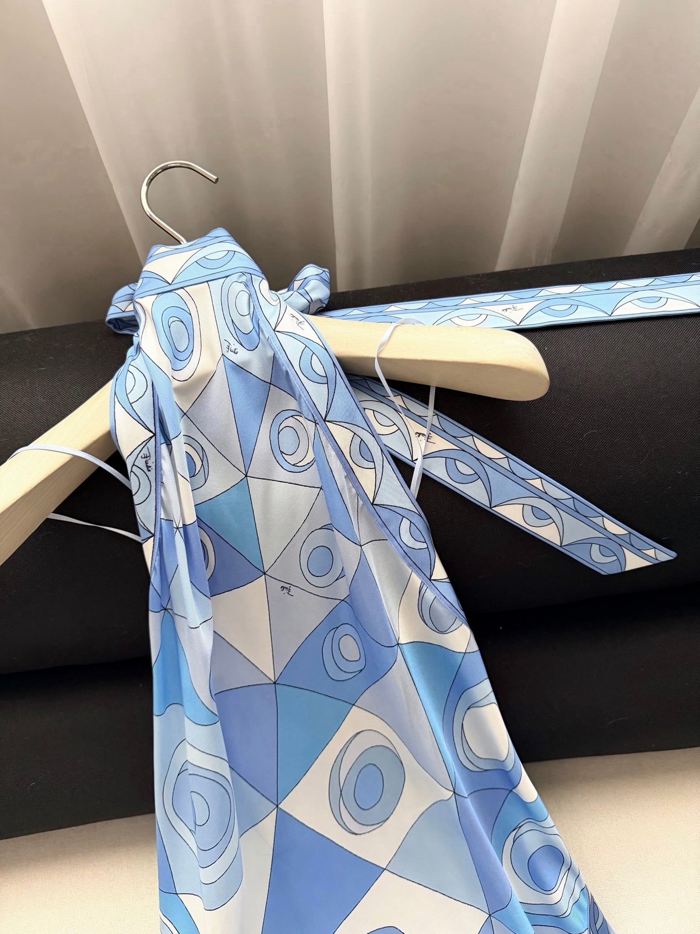 Luxury 100% Silk Halter Neck Dress Blue Retro Geometric Print Women Vacation Midi Dress 2608052Pucci