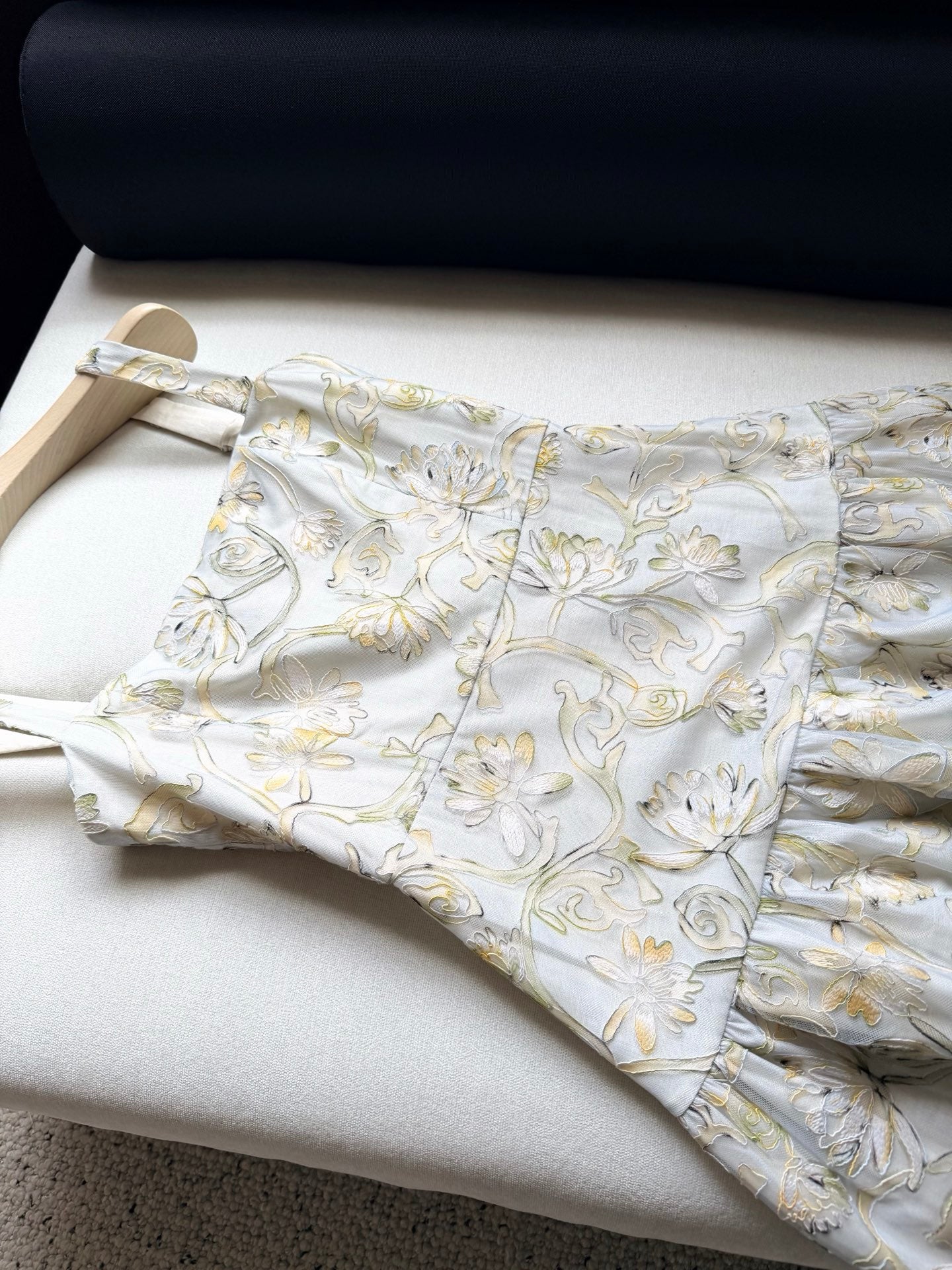 Agua Elegant Spaghetti Strap Midi Dress Floral Embroidery Polyester Shell Linen Lining Dress