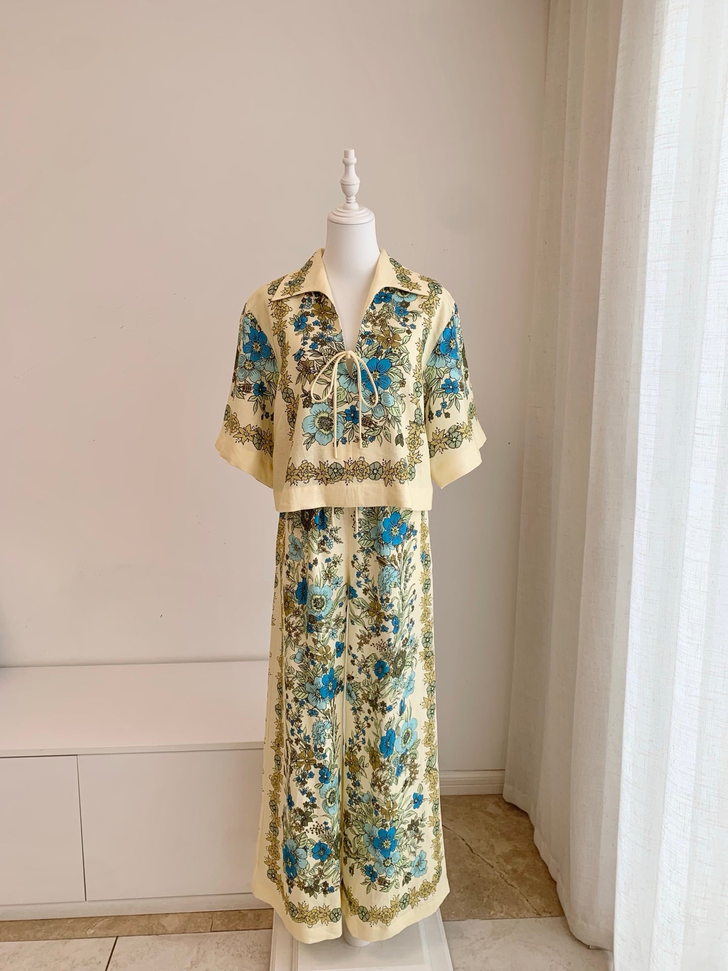 Alemais Women 100% Linen Two‑Piece Set Vintage Floral Cropped Top Wide Leg Pants Outfit 2608047AL