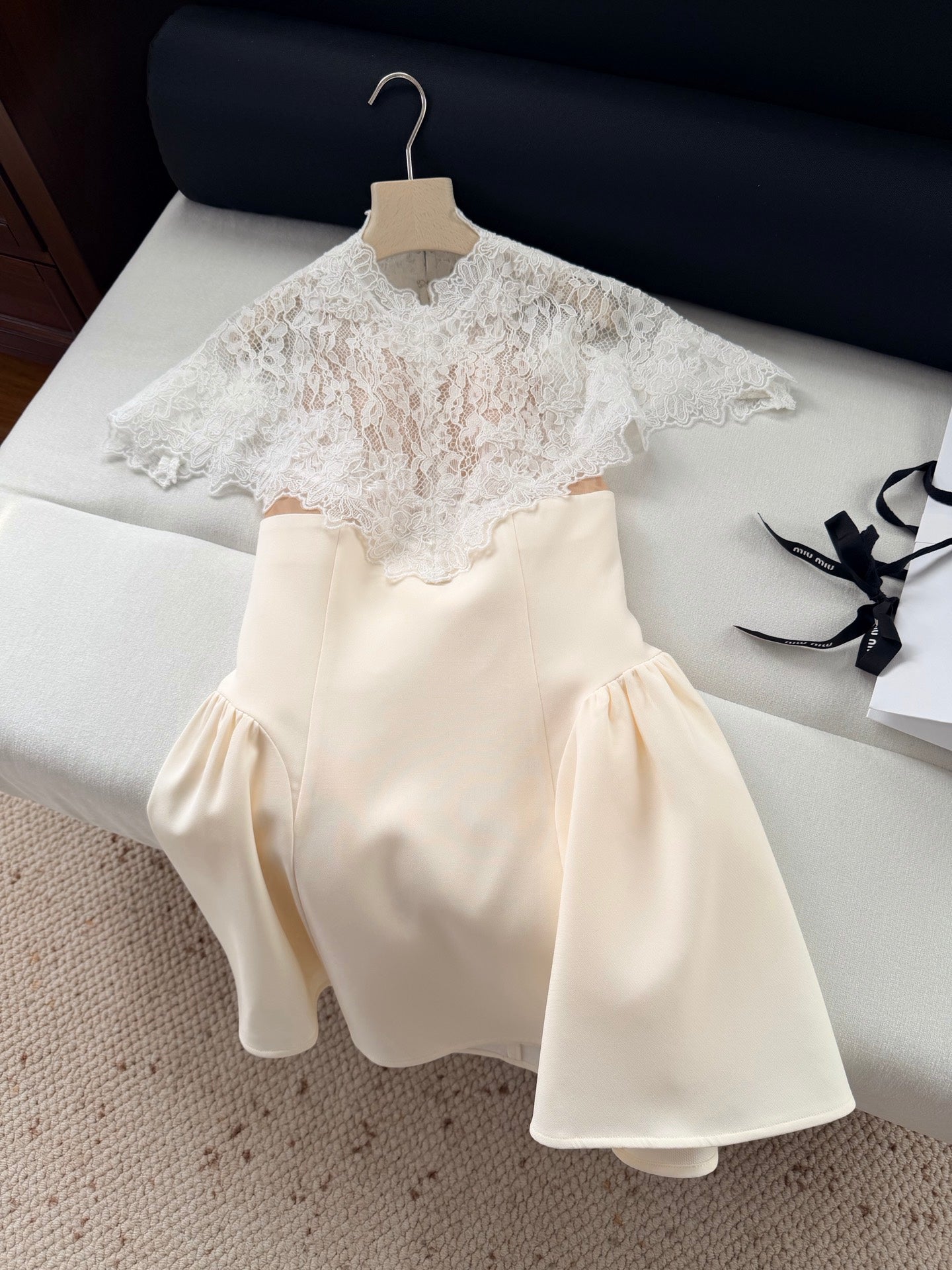 Helsa Women Cream Acetate Blend Mini Dress Lace Cape Overlay Formal Evening Wear 2608073Helsa