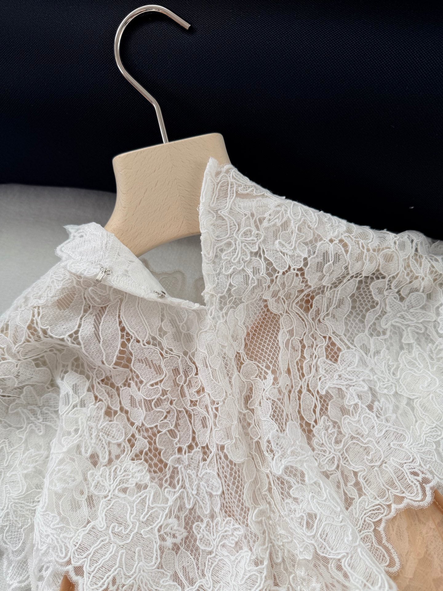 Helsa Women Cream Acetate Blend Mini Dress Lace Cape Overlay Formal Evening Wear 2608073Helsa